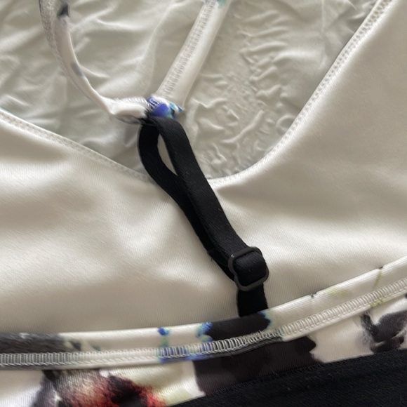 Nike Dry fit Sport Bra - Picture 5 of 7